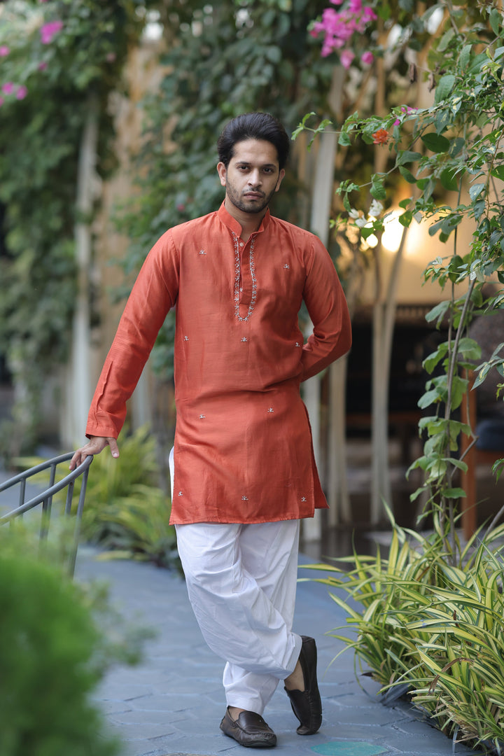 Kesariya Kurta