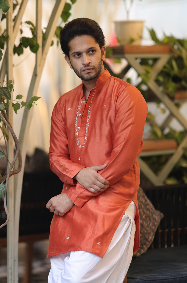Kesariya Kurta